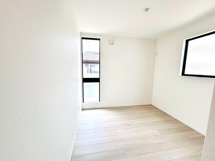 家庭内であふれがちな季節物やストック品をまとめて収納するスペースにもできます!