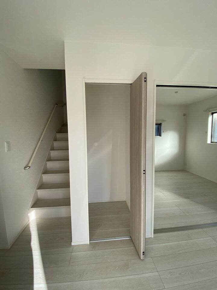 工夫一つで無限に広がるクローゼットの可能性。あなたの理想の部屋への手助けをしてくれます♪