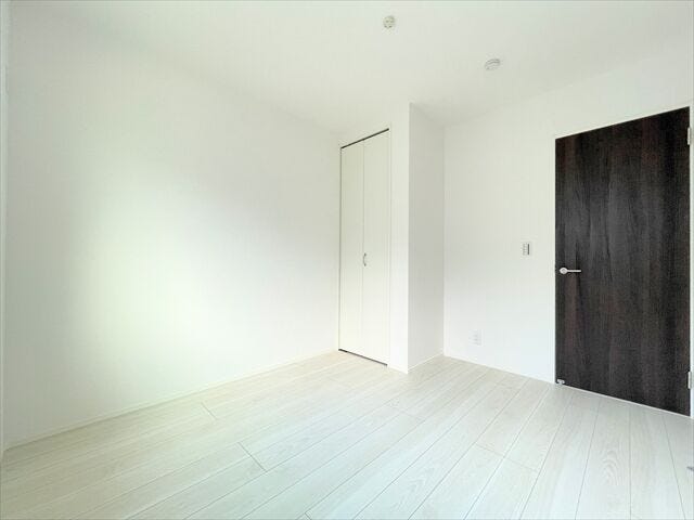 どこに何があるのかが把握できるように
ラックや棚などを設置しておくのもいいですね。