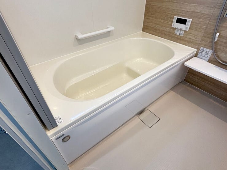 節水ができるエコベンチタイプの浴室で家計にも優しいです♪