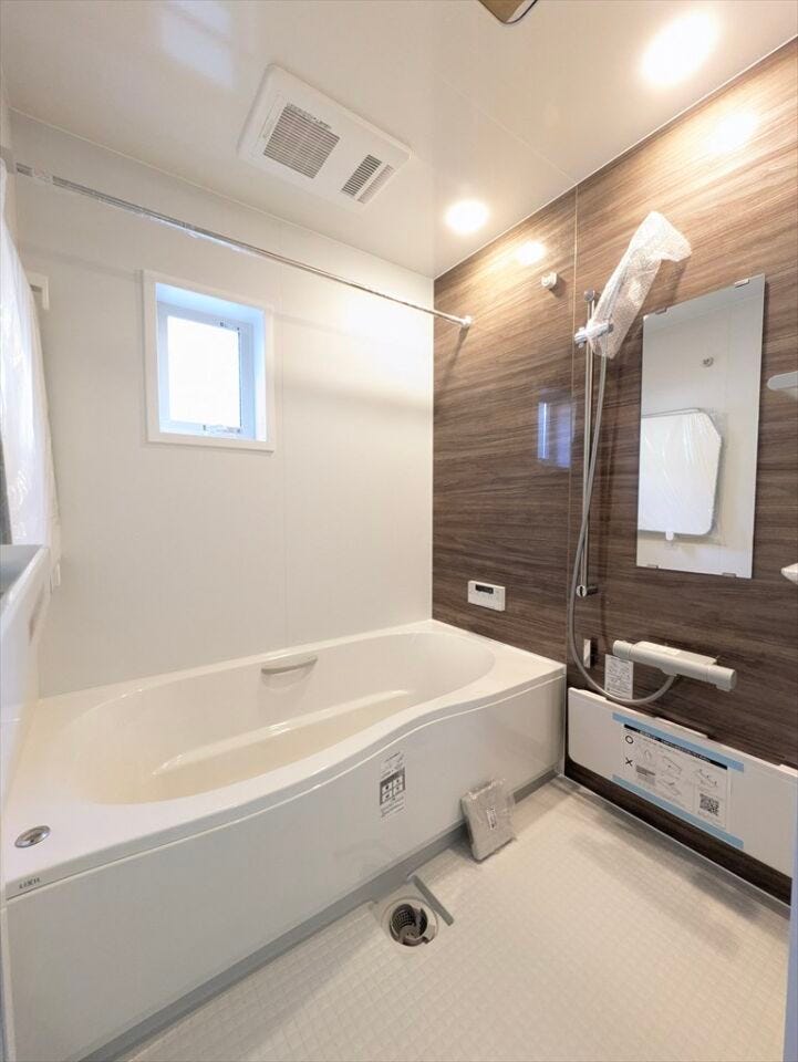 浴室乾燥機付きで、夜にお洗濯する方でもスッキリ乾かせます