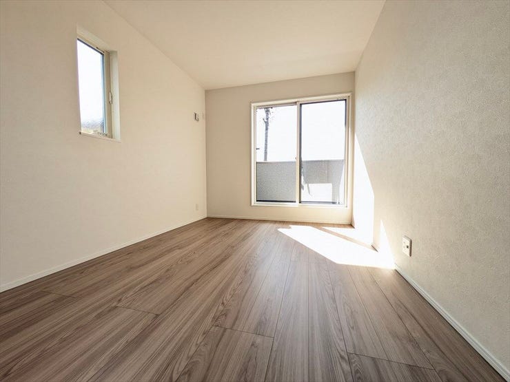 二面採光で、明るく、風通しのよい空間が広がっています