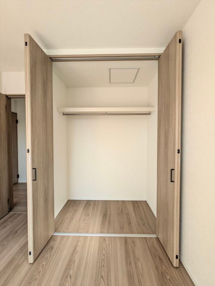 全室にクローゼットと物入れを。収納力の高いプラン。