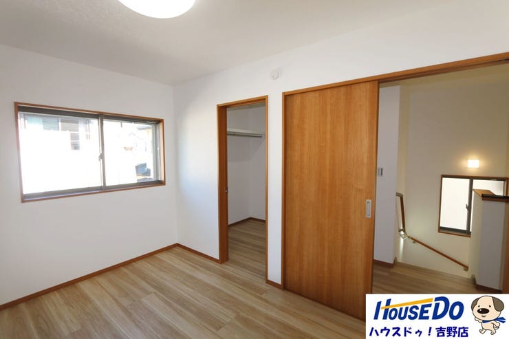 2階洋室6帖。WIC付き。