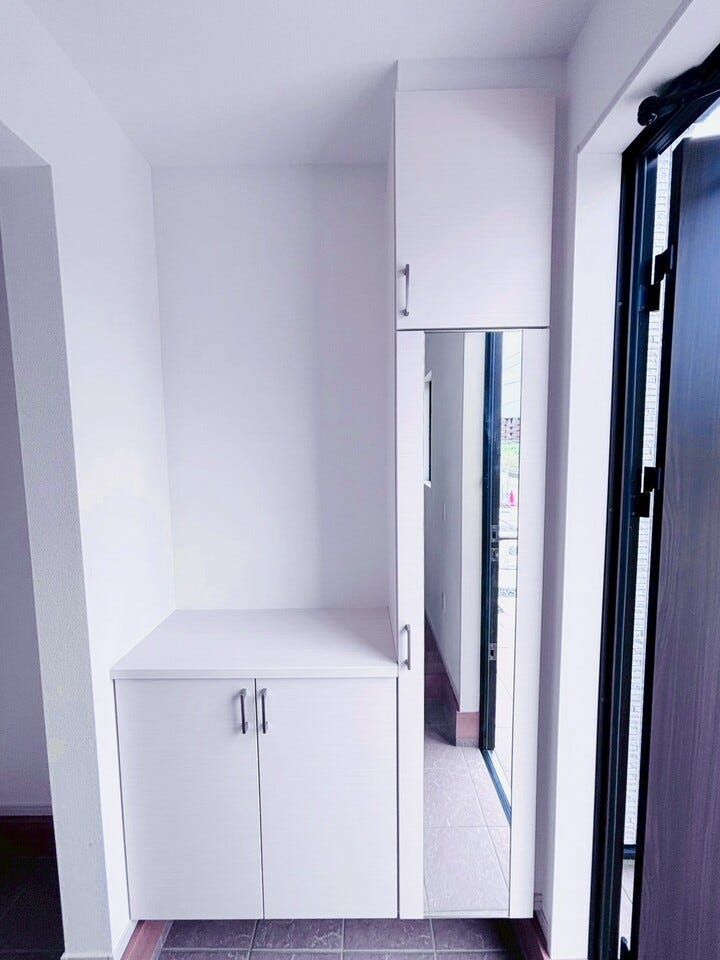 姿見付きのシューズボックスは出かける前に全身を確認できるため、服装や靴のコーディネートを整えるのに便利です!