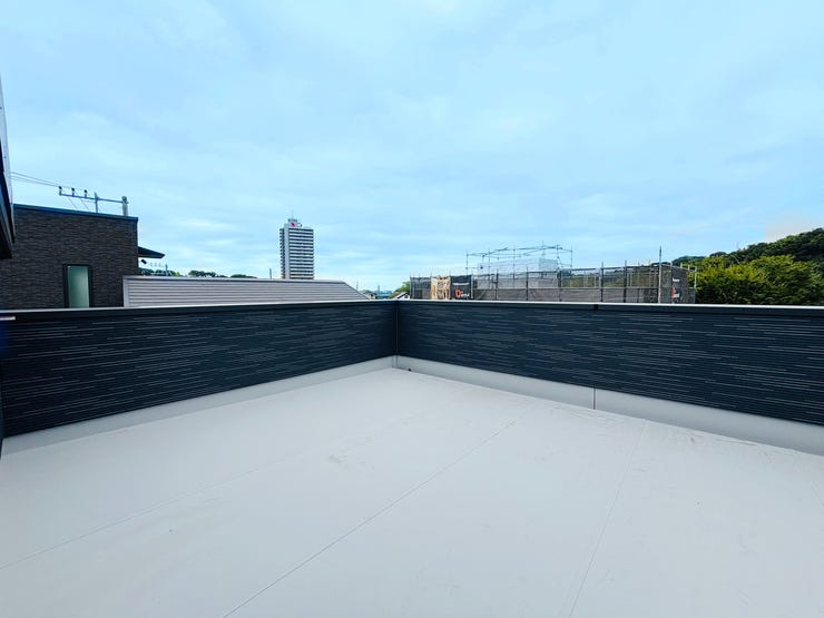 屋上バルコニー付きです!