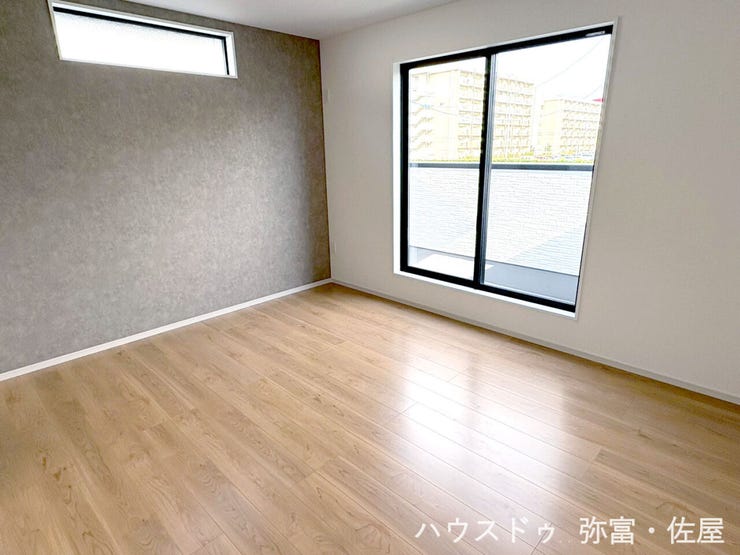 アクセントクロスを採用をした約7.8帖の主寝室!