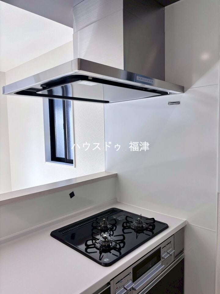 三口コンロでお料理の幅が広がります♪
焼く・蒸す・煮るを同時に出来るため、家事の時短にも繋がります^^
《福津市津屋崎8丁目 新築戸建て》