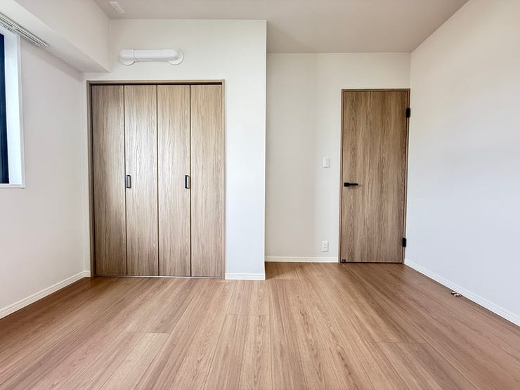 収納付きで余分な家具を置かずに済み、お部屋の用途をシンプルにできます♪