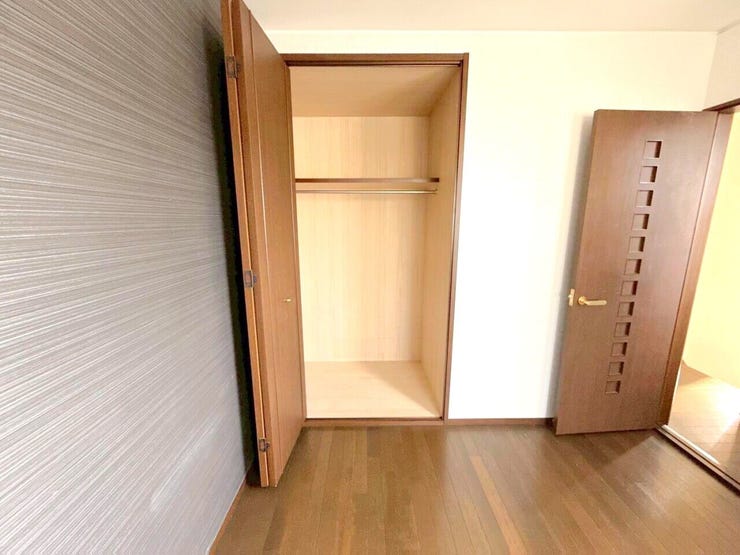 生活とともに増えていく思い出や季節物用品等たっぷり収納できます。