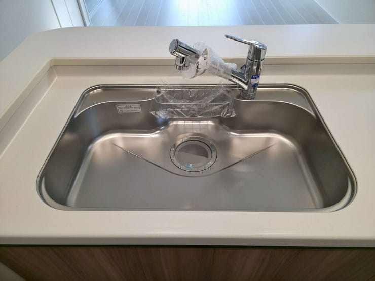 浄水器内蔵型シャワー水栓♪浄水カートリッジ内蔵で場所を取らずにスッキリ♪