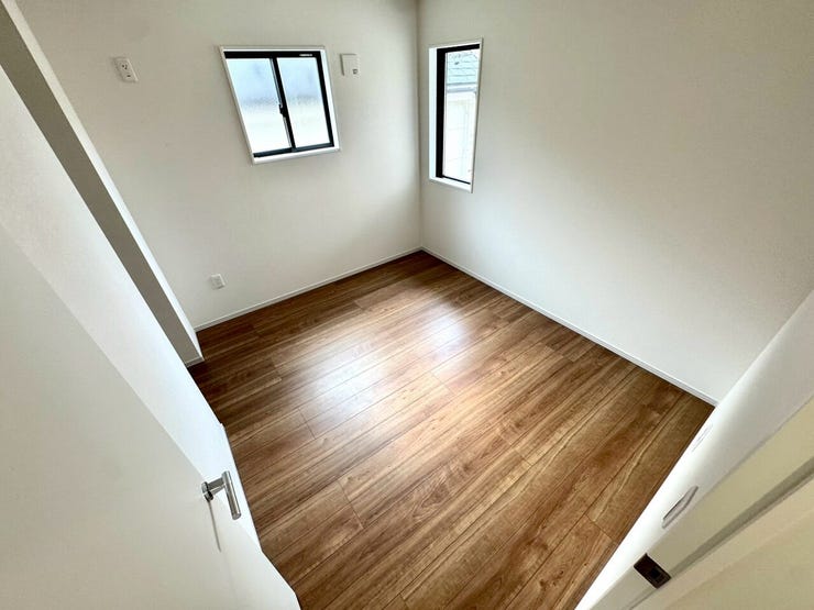 【Bedroom】ナチュラルな内装で、リラックスできる空間。寝室や書斎にも最適です。