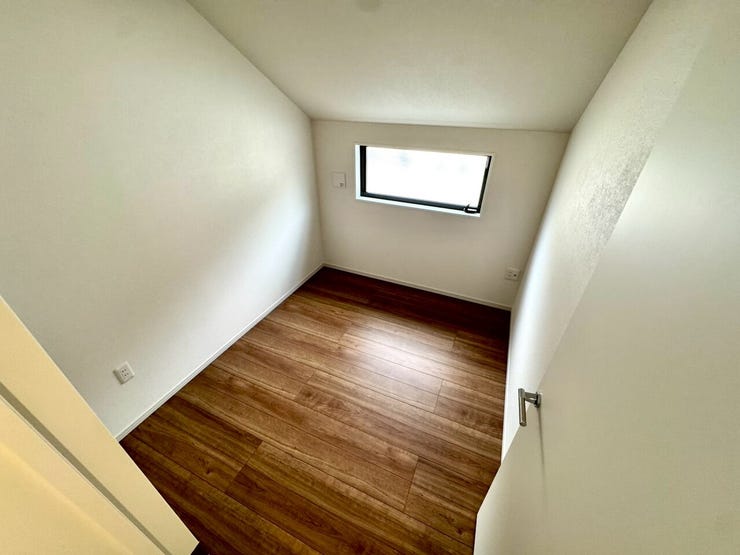 【Bedroom】明るく風通しの良い洋室。新築ならではの清潔感も魅力です。