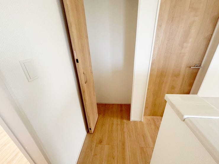 2階廊下収納