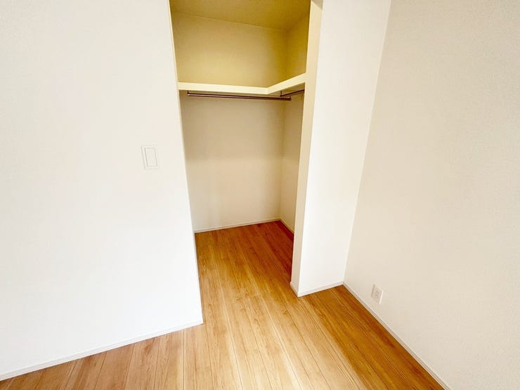 2階9帖洋室のウォークインクローゼット