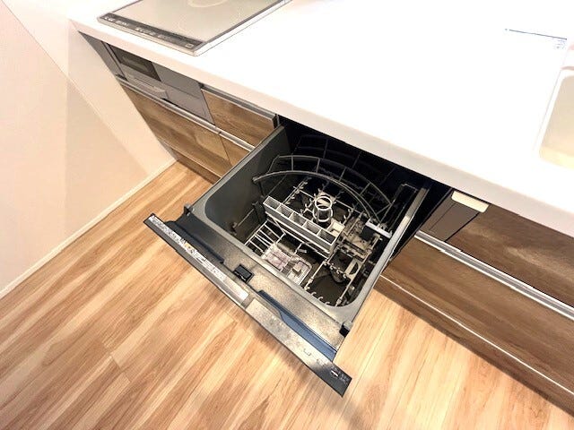 忙しい家事にはあると助かる便利な食器洗浄乾燥機付!