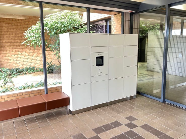 エントランスには宅配ボックス完備