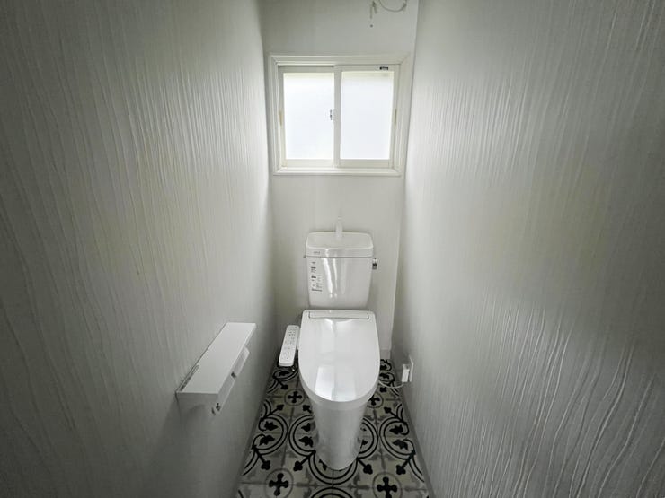 室内(2025年10月)撮影
◎本日案内可能◎
トイレは各階にあるため、夜中にトイレに行く際に階段を降りる必要がなくなり、安全かつ楽に利用できます♪