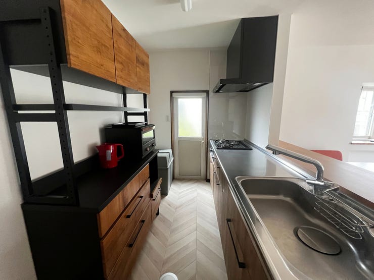 室内(2025年10月)撮影
◎本日案内可能◎
勝手口があり玄関を通らずゴミ出しができるので、家事動線がスムーズになりますね♪