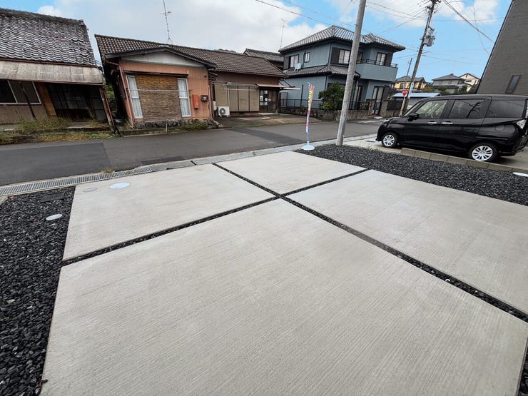 並列2台の駐車場は車を出し入れする際にバックや切り返しが少なくなるため、接触事故のリスクが低減します。