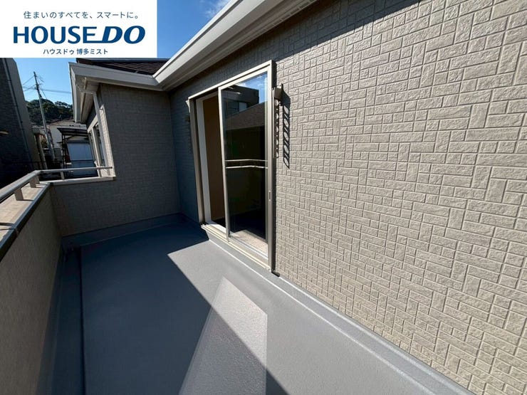 【あたたかな陽ざし】南西向きバルコニー。晴れた日にはお洗濯物もしっかり乾きそうです。