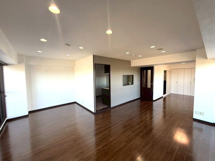 明るい日差しや涼しい風が入り、快適にお過ごしいただけます。家族団欒の大切な時間を満喫できますね。