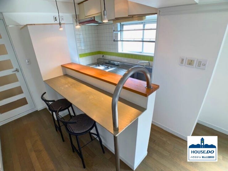 キッチン背面にあるカウンタースペースで、会話を楽しみながら、お食事を。
*現在賃貸中(入居前の画像になります)