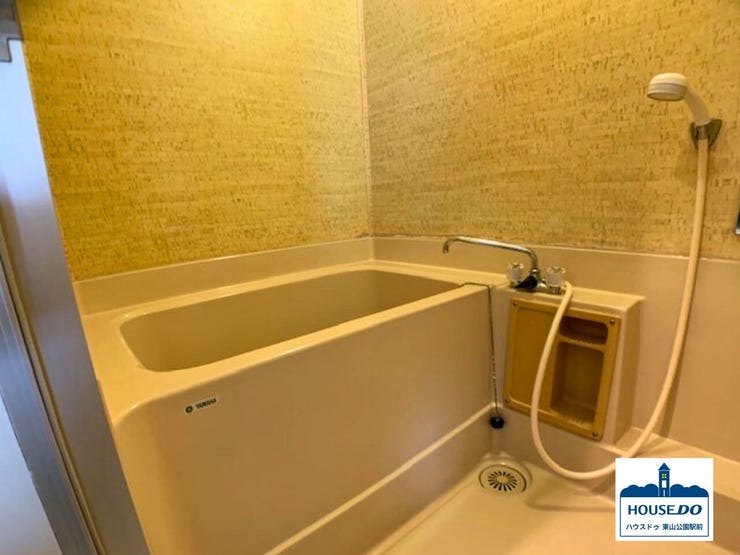 深さのあるバスタブです。
*現在賃貸中(入居前の画像になります)