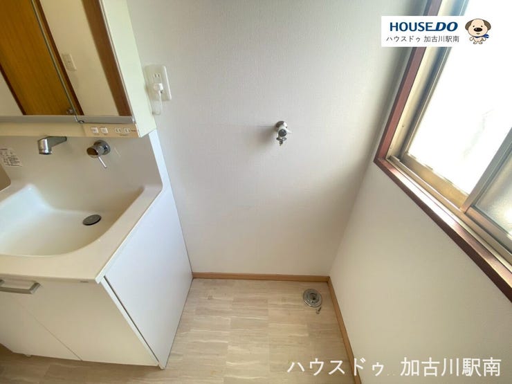 こちらは洗濯機置き場です♪