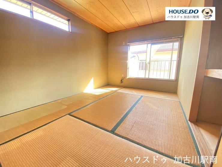 2階・6.4帖の和室です♪
やっぱり落ち着く、和の空間。和室があると、なんだかホッとする♪