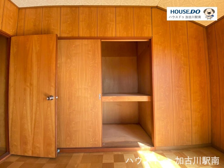 収納充実で、お部屋はいつも広々♪
2階・7.4帖の洋室の収納です♪