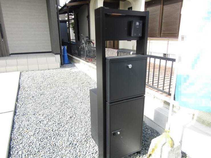 宅配ボックスがあります。荷物の受け取りができるので忙しい方には特に嬉しいですね。