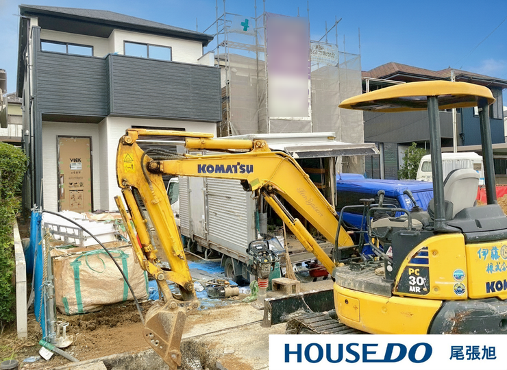 【建築中 外観】閑静な住宅街に、素敵な新築戸建ての外観が見えてきました♪駐車スペースももちろん御座います!いつでもご見学可能です。ご見学ご相談は弊社までお気軽にお問い合わせください。