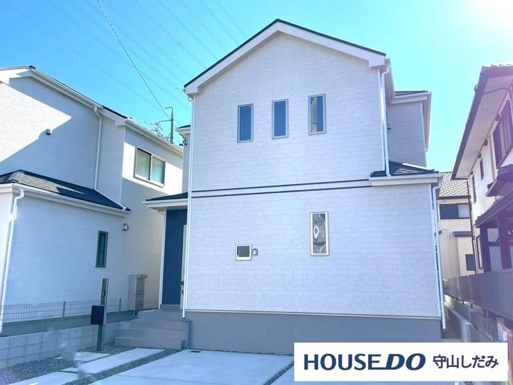 【小学校まで徒歩5分圏内】朝のバタバタを軽減し、余裕を持って一日をスタートできます。近い距離に学校があることで、お子様も安心して通学でき、帰宅後はすぐに家でリラックスできるのも嬉しいポイント。