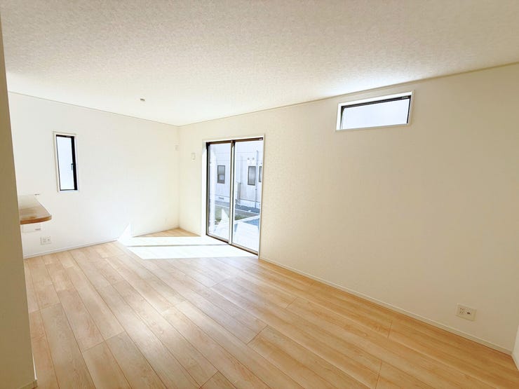 自然と家族が集まり、家族と食事を楽しみ、一緒にテレビを見て笑ったり、のんびりくつろいだりできるのがLDK。是非家族と素敵な時間をこの場所で♪