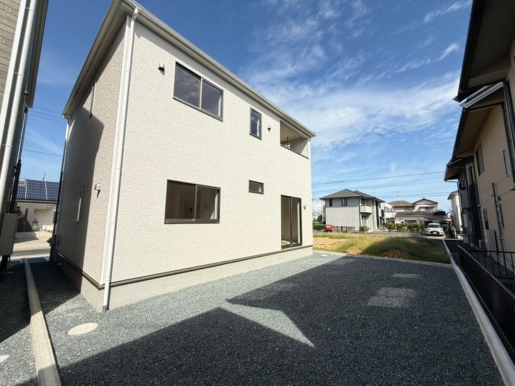 これからマイホームになるかもしれないお家。そう思うとなんだかワクワクしませんか?「このお家のココが素敵!」「ここに住んだらこういう風にしたいな!」たくさんイメージしながら楽しくご内覧ください♪