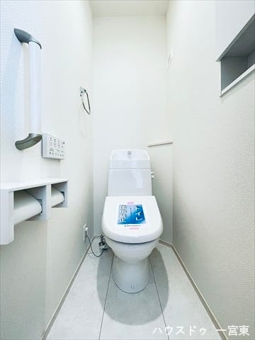 ≪2階≫就寝中でもすぐに使える2階にもトイレを設置。夜間の移動や朝の混雑時のストレスを軽減し、暮らしの利便性を向上させます。