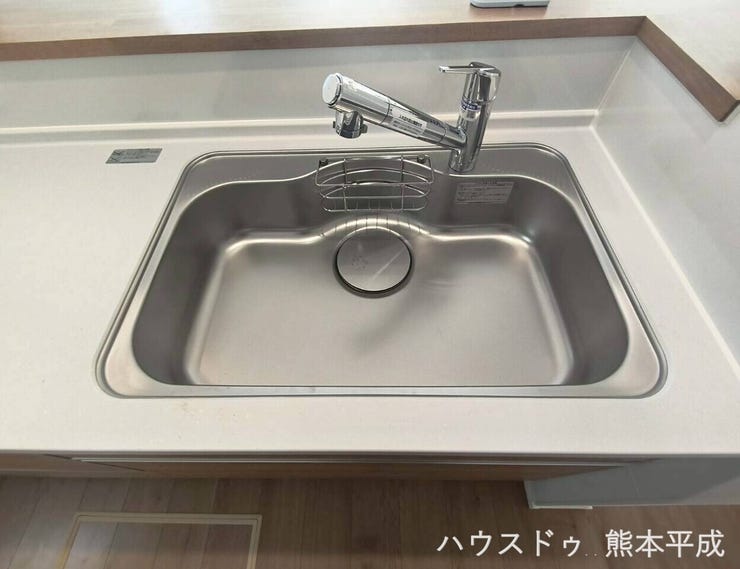 お掃除のしやすいすっきりとしたシンクです