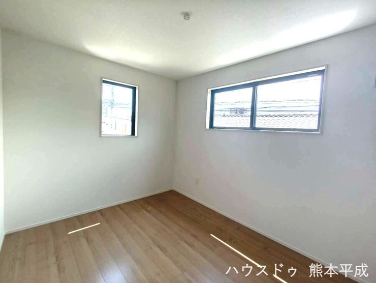 お掃除のしやすいフローリングの部屋です