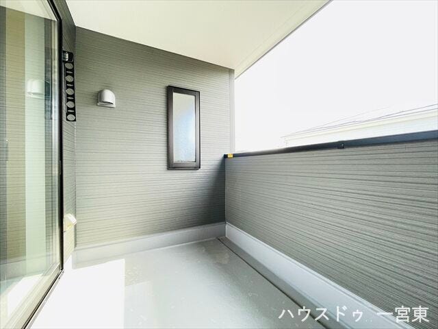 インナーバルコニーのため、急な雨でも洗濯物が濡れにくくて安心ですね。