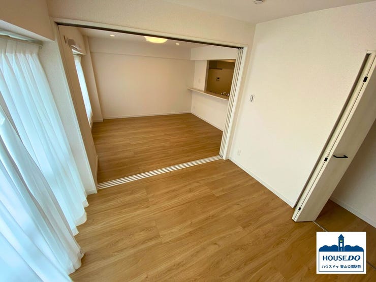 南側洋室は、戸を開ければLDKと併用できます