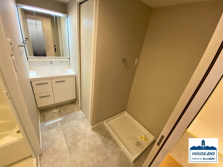 ゆとりのある洗面・脱衣スペースになっています