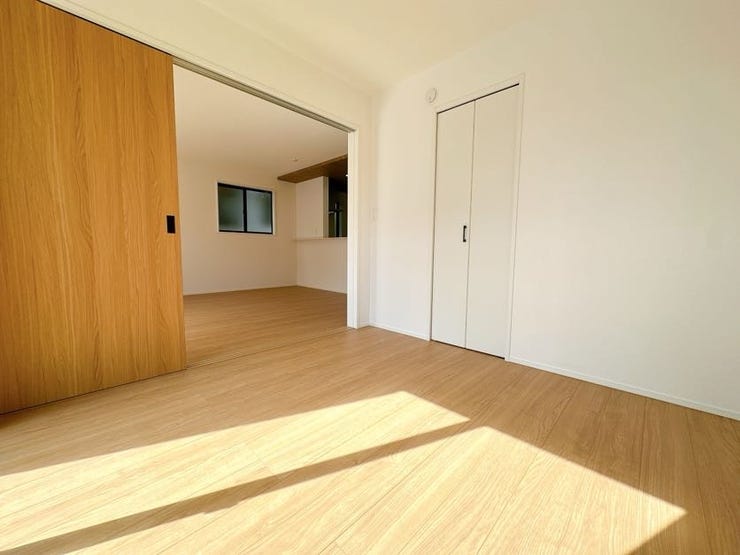 色合いに統一感のある、落ち着いた雰囲気のお部屋です。