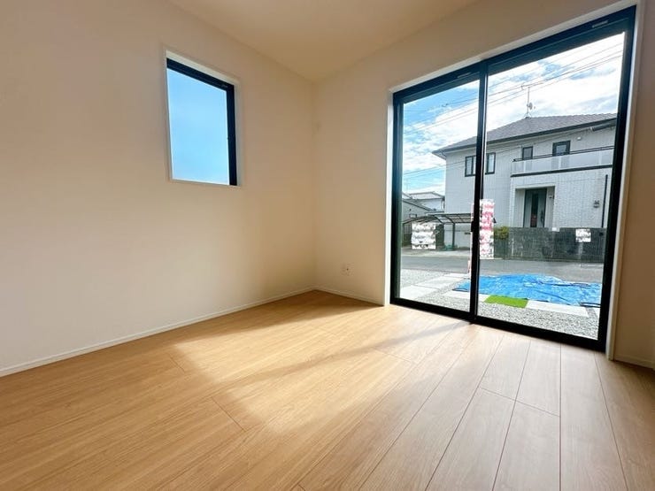 ご家族揃ってお休みいただける、広々としたお部屋です。