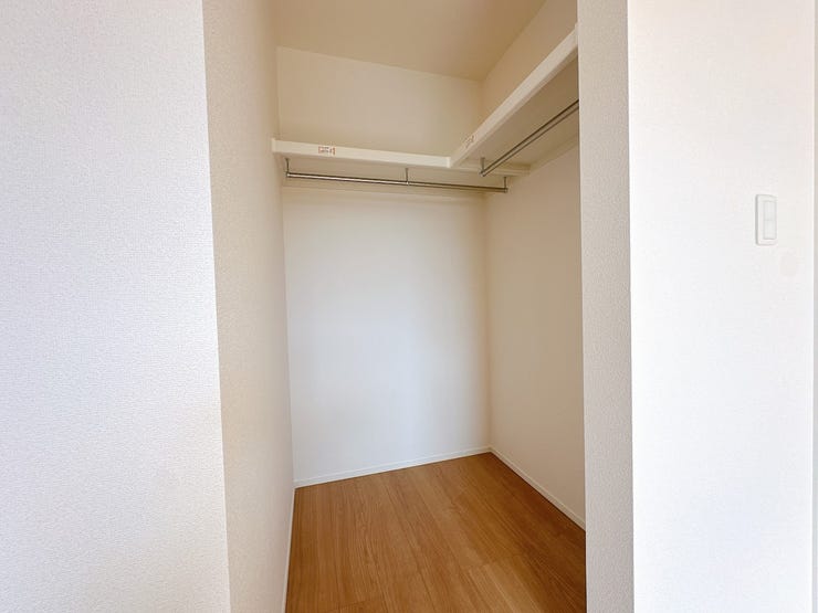 各居室に収納スペースがあります。