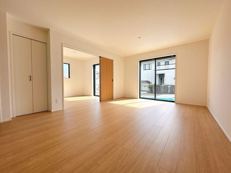 優しい色合いの室内です。
統一感があり、空間がより広く感じられます。