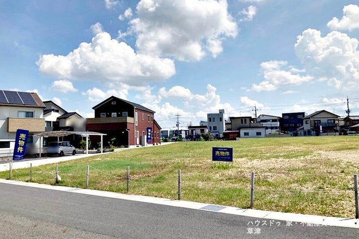 【分譲地全体】
心地よい風が通り抜ける。 季節の香りを感じながら、深呼吸したくなる住環境。