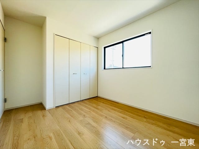 ≪2階西側5.2帖≫
4LDKだから、子ども部屋もしっかり確保。自分だけの空間が嬉しい。