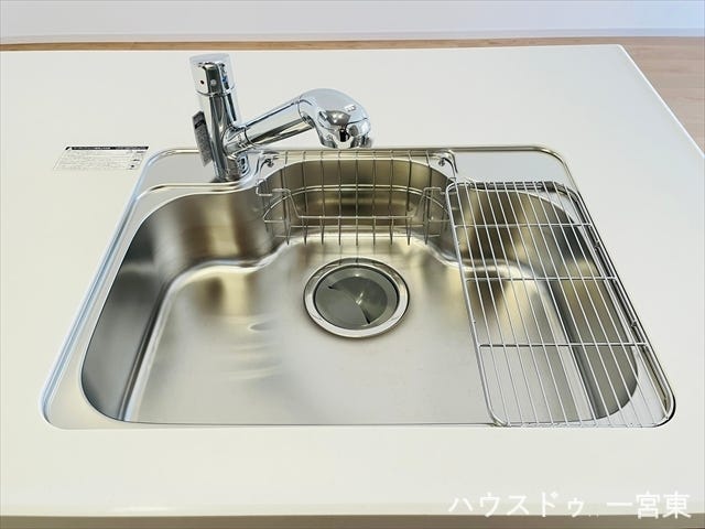 ≪シンク≫ステンレス製で熱に強くお手入れのしやすいシンク。お鍋やフライパンなども洗いやすそうな広さです!