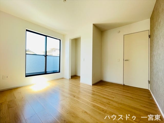 ≪2階7帖≫
一番広い居室ですので主寝室に最適です。窓があるので換気も良好です。